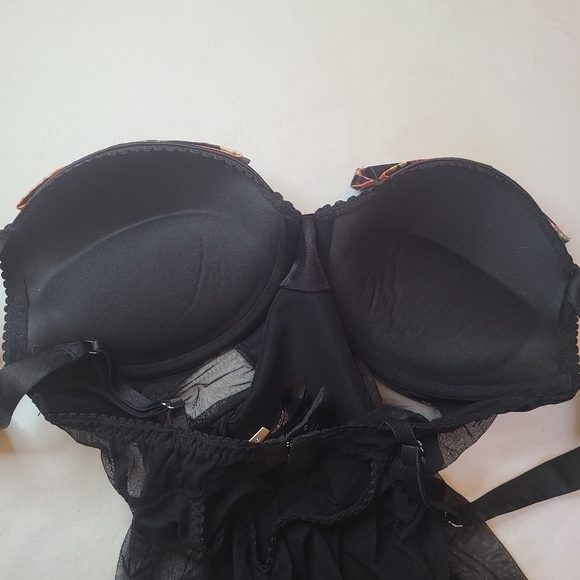 Victoria's Secret Lingerie Black Floral Bows, Mesh Panels, Garter Straps 36D - Picture 12 of 15